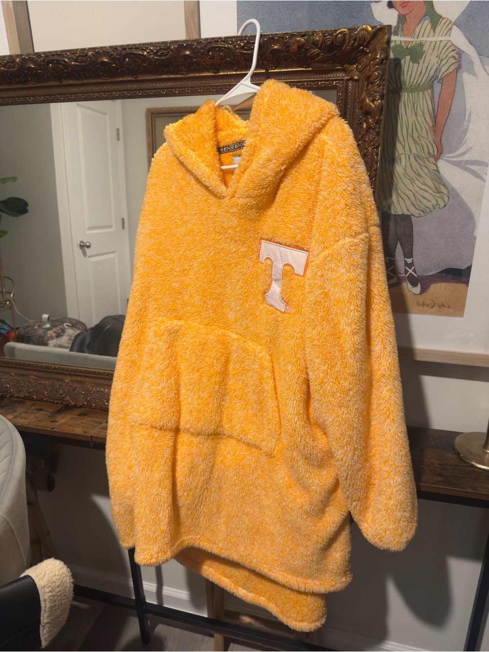 Cozy Oversized Tennessee Vols Sherpa Hoodie with 'T' Patch - Bright Orange